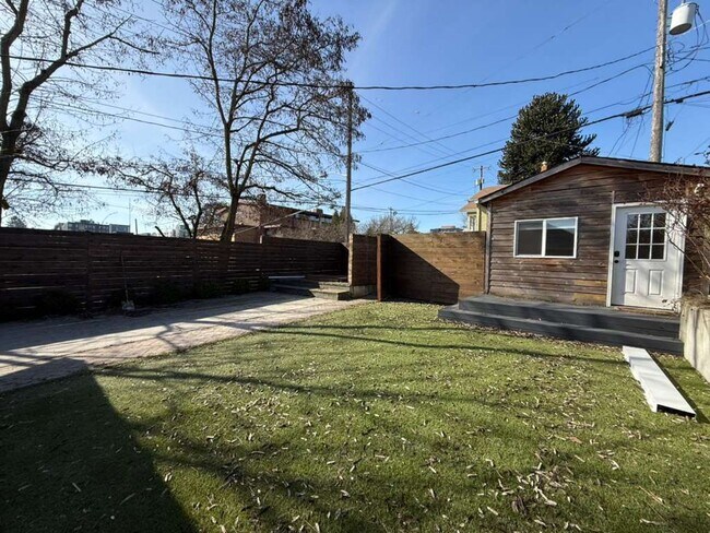 Building Photo - Two Bed 1 Bath House with Fenced Backyard!