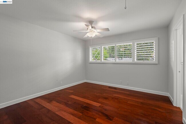 Building Photo - 647 Bonita Ave