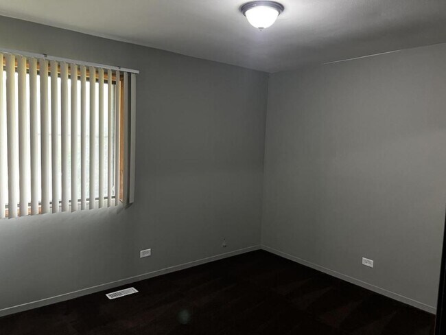 Building Photo - 5623 Santa Barbara Dr