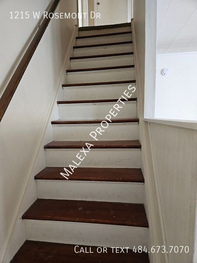 Building Photo - 1215 W Rosemont Dr