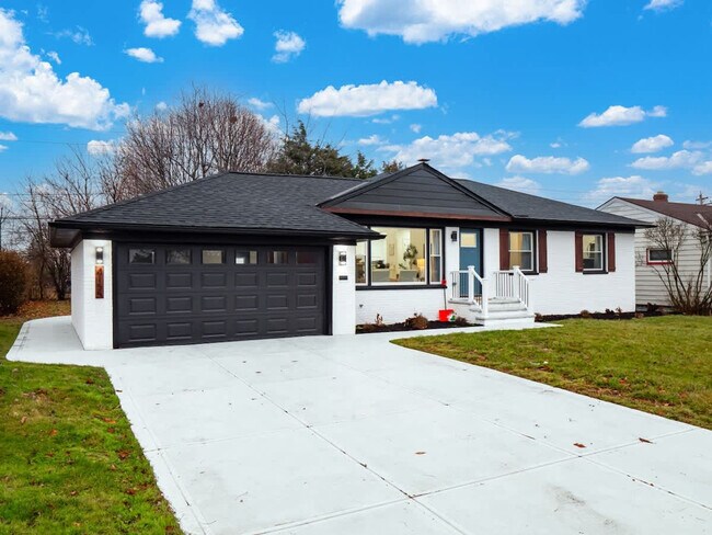 Building Photo - 4155 Ascot Ln