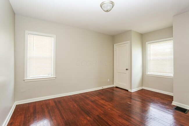 Building Photo - 731 S Highland Ave