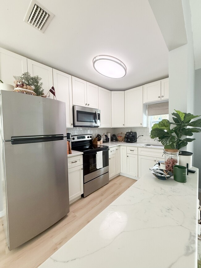 Building Photo - 165 133rd Ave E