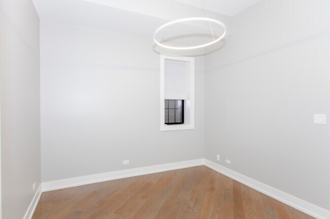 Building Photo - 1436 W Blackhawk St