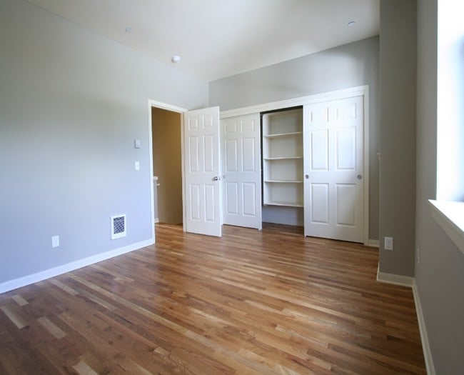 Greenwich Village Apartments 7400 N Greenwich Ave Portland OR 97217