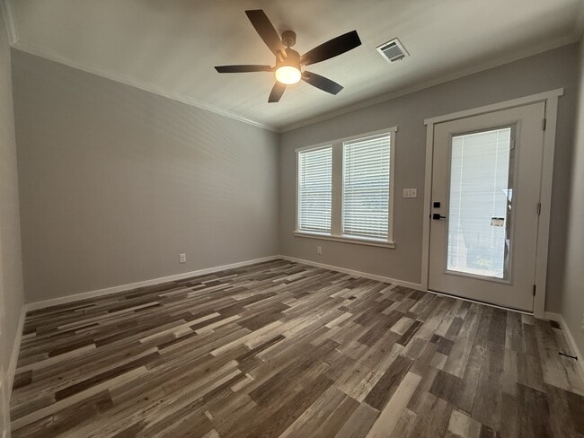 Building Photo - 5715 Camelford Dr