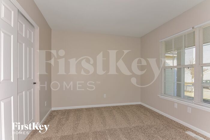 Building Photo - 212 Royallmanor Ln