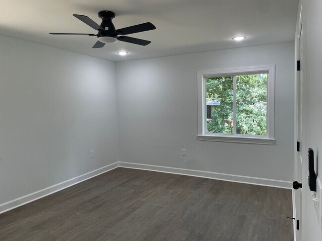 Building Photo - NEWLY REMODLED 3 BED, 2 BATH BRICK HOME LOCATED IN ASHEBORO! $1,750 RENT $1,750 DEPOSIT