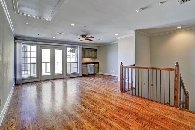 Building Photo - 2417 Commonwealth St