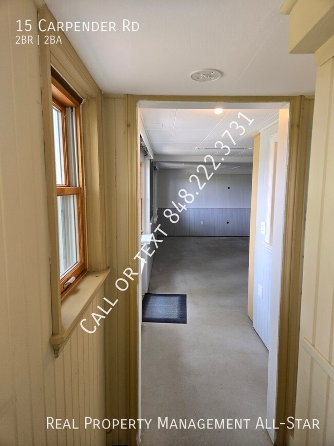 Building Photo - 15 Carpender Rd