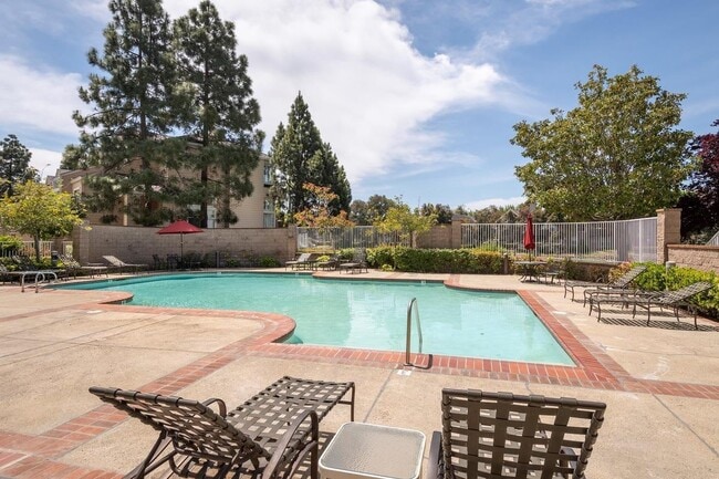 Building Photo - 812 Constellation Ct