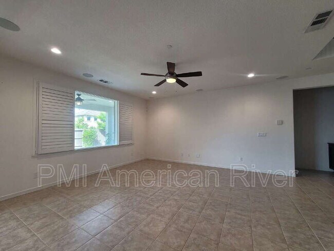 Building Photo - 708 Gentle Breeze Wy