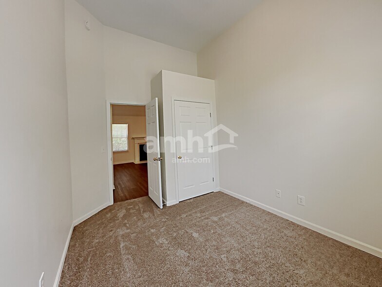 Building Photo - 3123 Bilbrey Dr