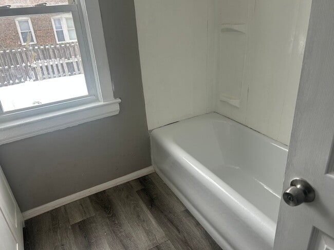 Building Photo - 12506 Union Ave