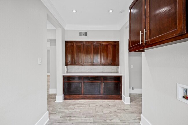 Building Photo - 12430 Pecan Ct