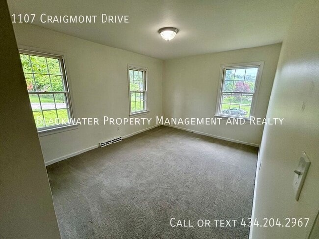 Building Photo - 1107 Craigmont Dr