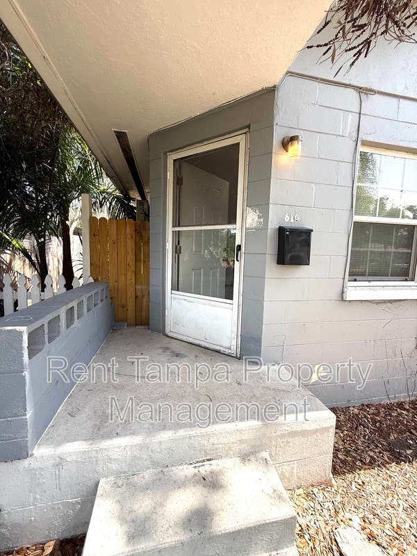 Building Photo - 612-612 17th Ave S