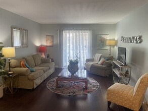 Building Photo - 555 N Dupont Ave