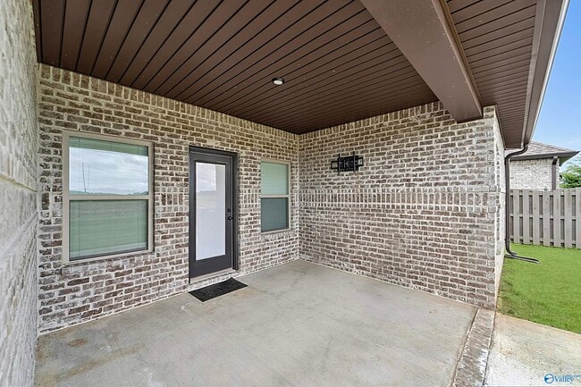 Building Photo - 114 Hudson River Dr