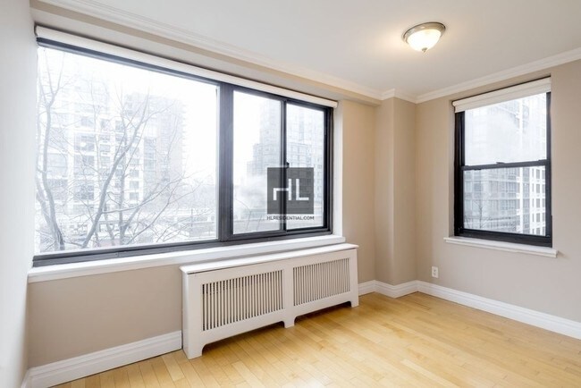 Building Photo - Columbus Ave