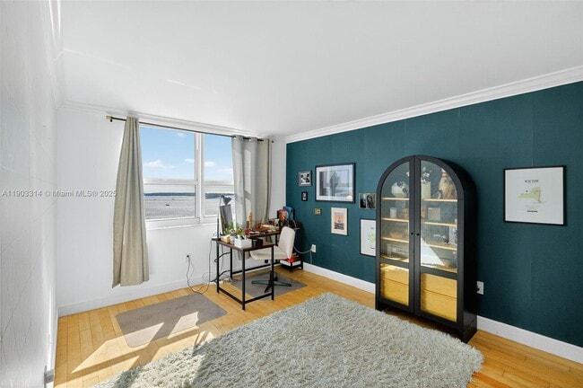 Building Photo - 1155 Brickell Bay Dr