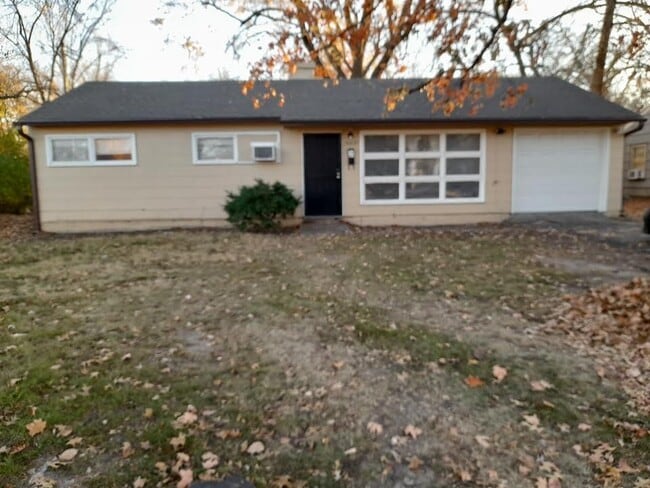 Primary Photo - 7009 E 111th St