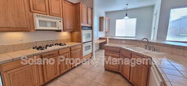 Building Photo - 1085 Crystal Springs Dr