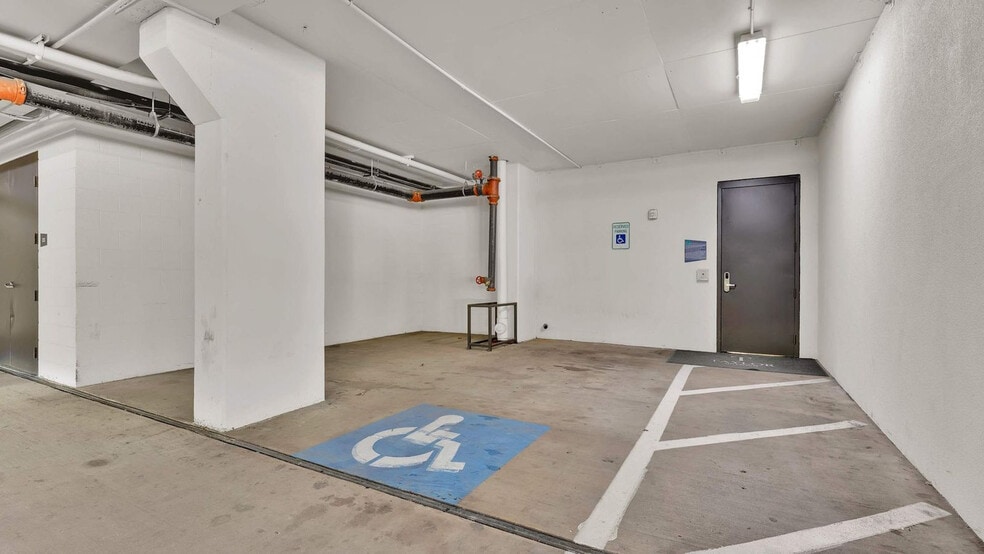 Building Photo - 101 Bowen St