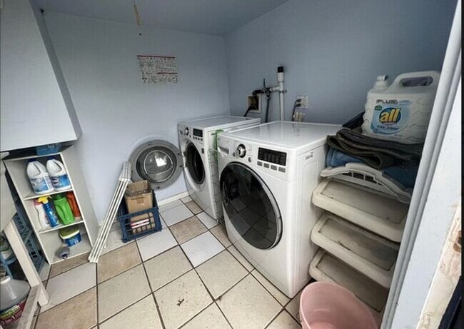 Building Photo - 4212 J St