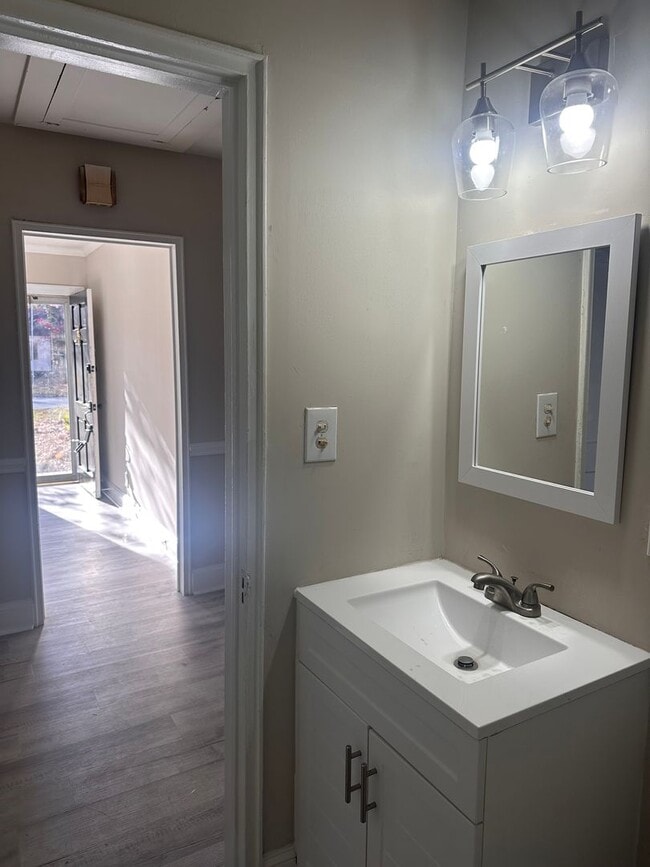 Building Photo - RENTAL HOME 3BD/2BTH