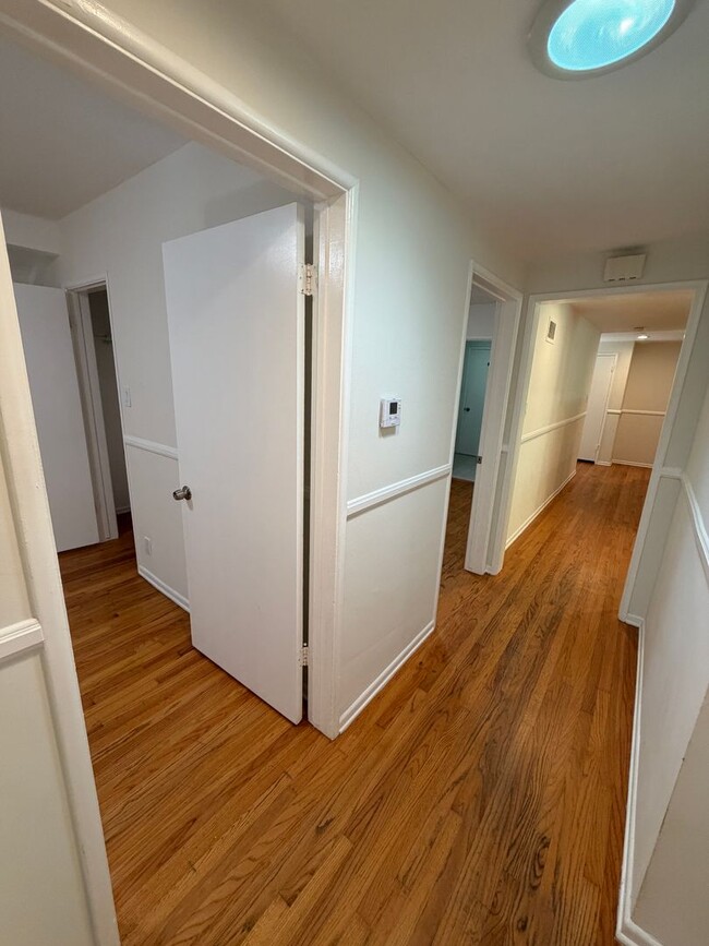 Building Photo - Newly Rehabbed Charming 3 Bed 2 Bath Home ...