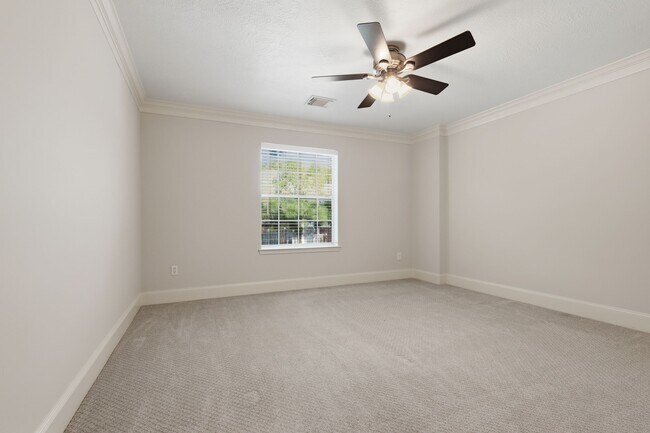 Building Photo - 10138 Bayou Manor Ln
