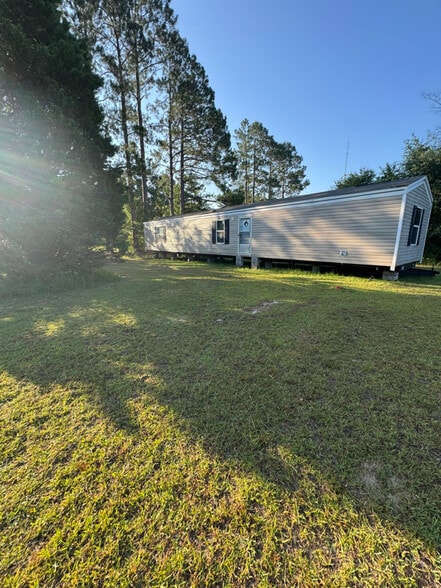 Building Photo - 495 Westover Dr