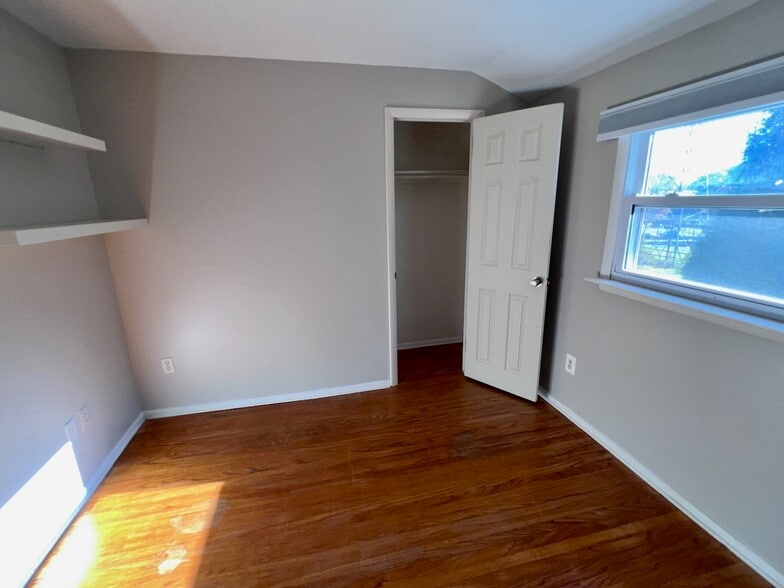 Building Photo - 918 Rockwell Rd