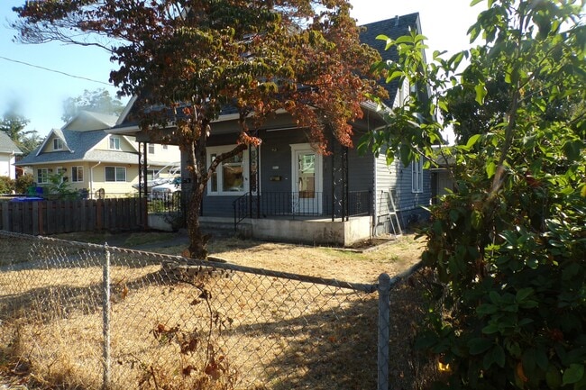 Building Photo - 4912 SE 99th Ave