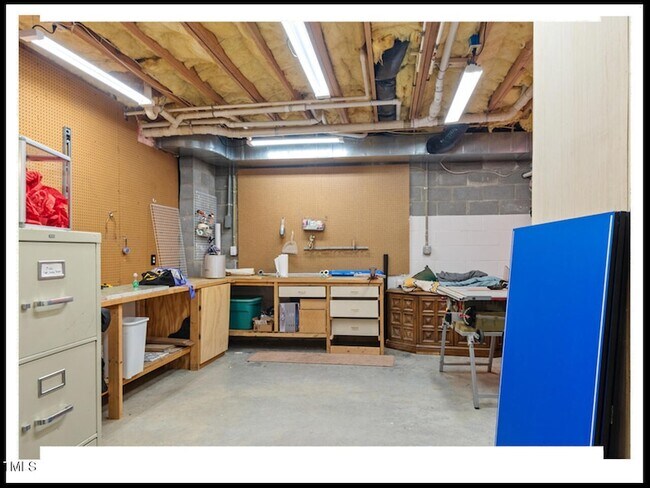 Building Photo - 1202 Rocky Point Ln