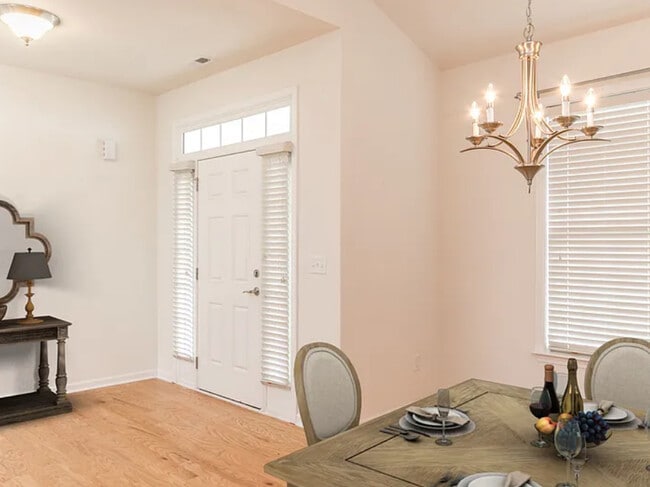 Building Photo - 12 E Swift Creek Rd