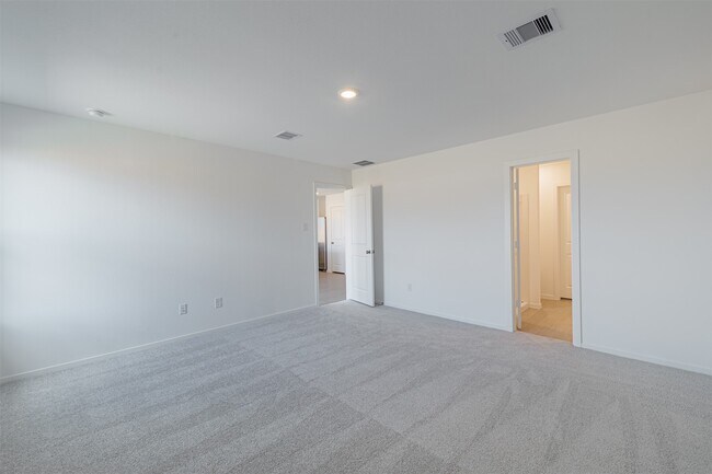 Building Photo - 26718 Willow Ln