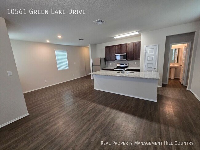 Building Photo - 10561 Grn Lk Dr