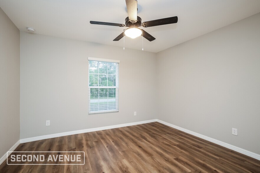 Building Photo - 14103 Hughes Ave