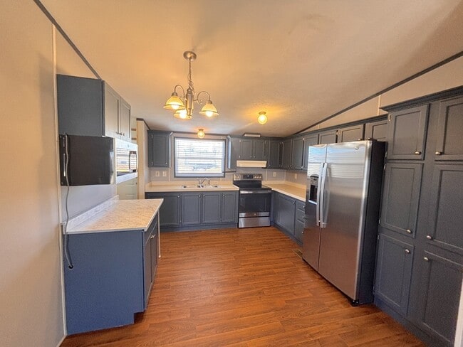 Building Photo - 1066 S 100 E