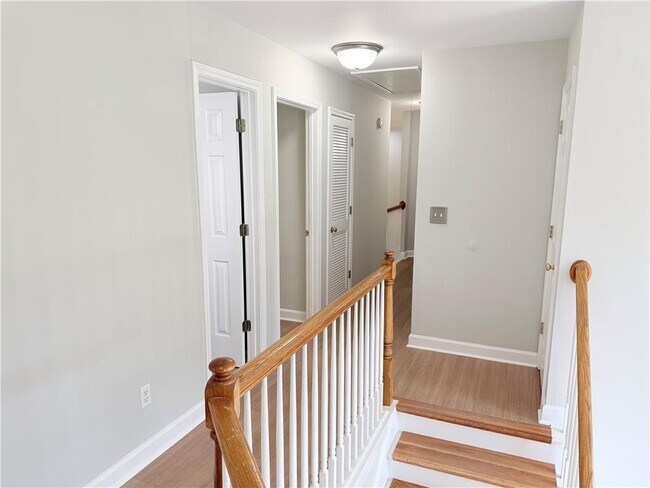 Building Photo - 6730 Wolford Ct