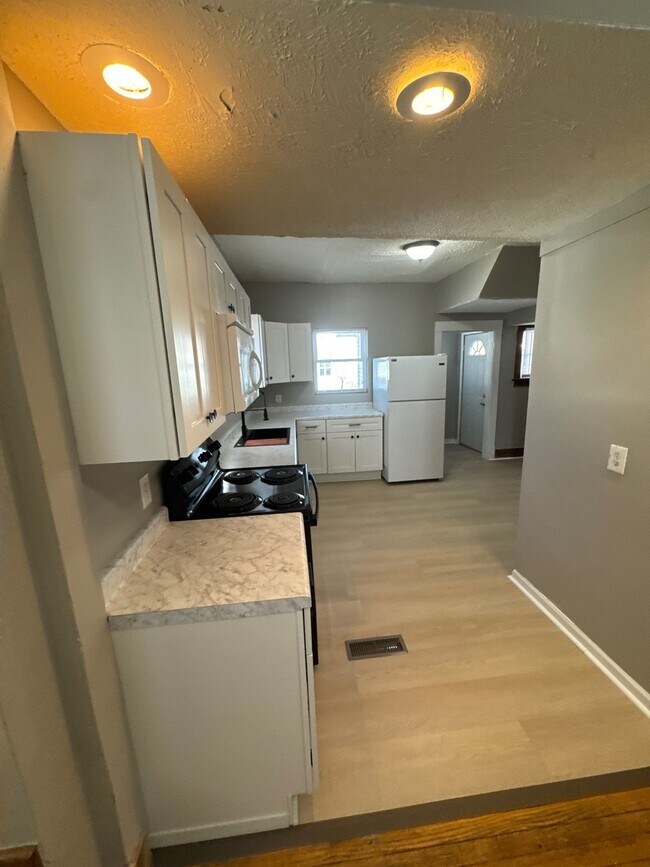 Building Photo - 4156 Cuming St