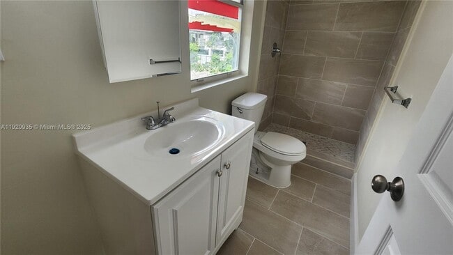 Building Photo - 829 SW 3rd St