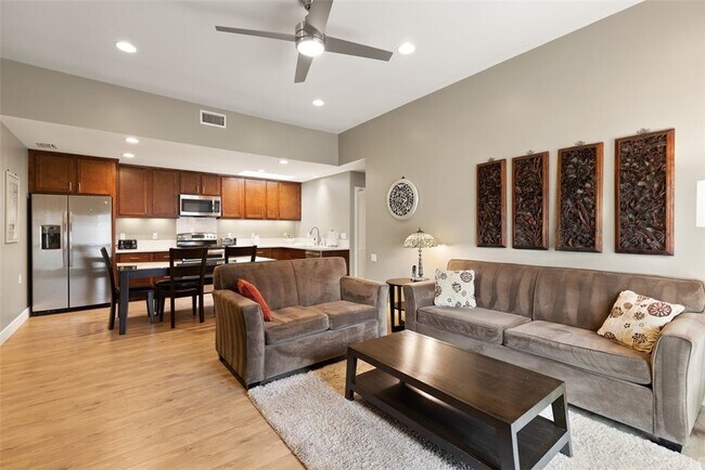 Building Photo - 2049 Via Mariposa E