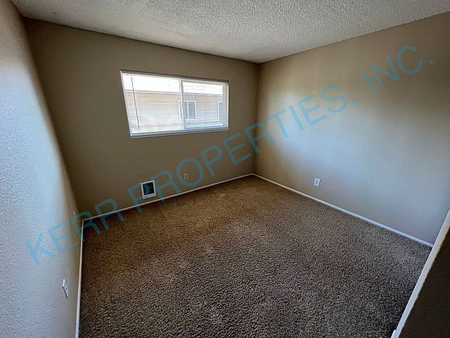 Building Photo - 2 Bd / 1 Bth - Ceiling Fan - Detached Gara...