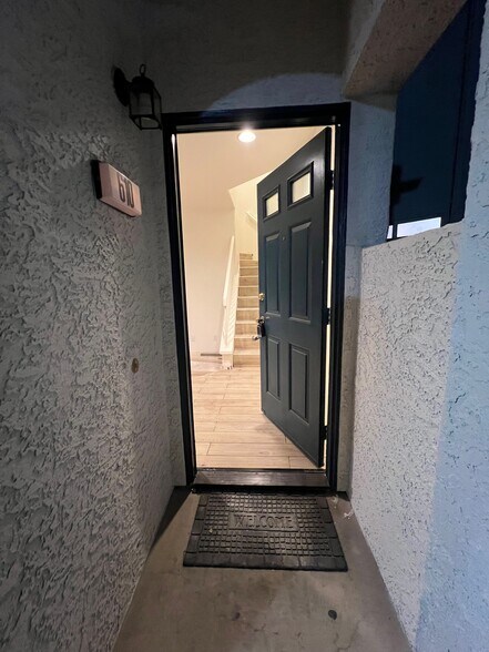 Building Photo - 13133 Le Parc