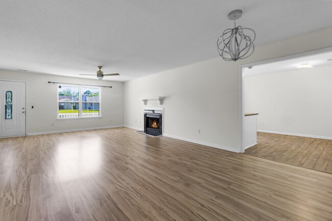 Building Photo - 334 Palamino Trail