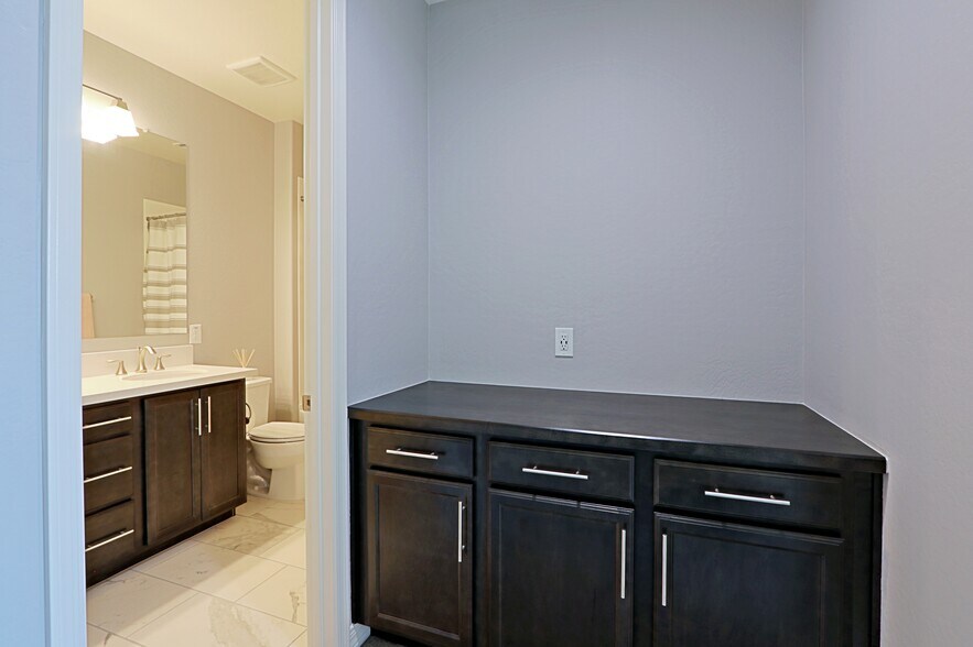 Building Photo - 7350 E Vista Bonita Dr