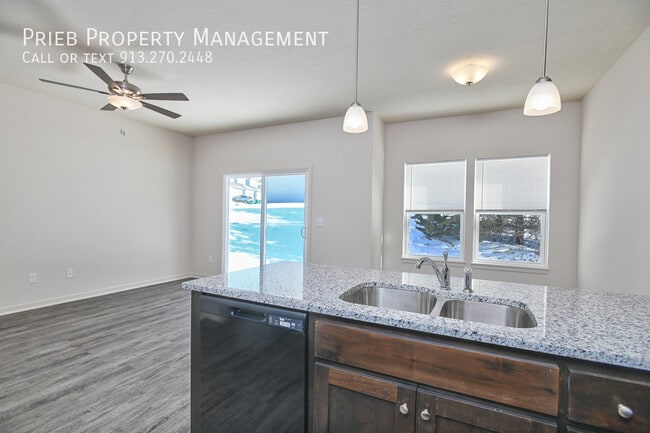 Building Photo - 3221 N 103rd Pl